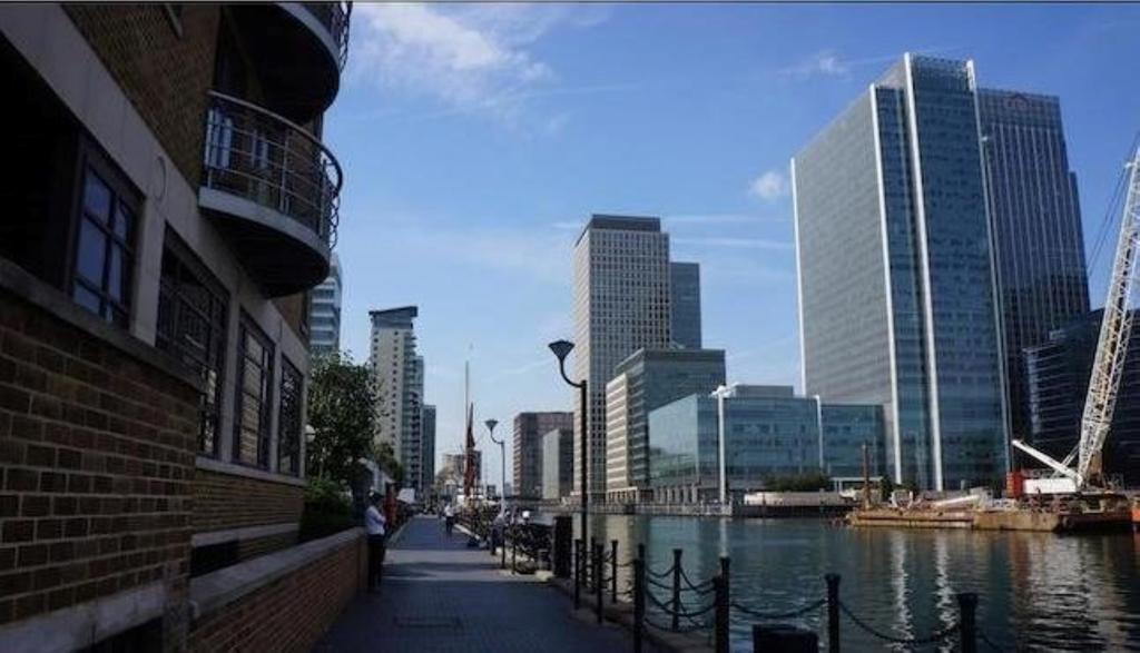 Apartment Wharf - Meridian Place ลอนดอน ภายนอก รูปภาพ